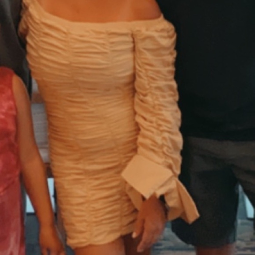 Fashion mustard,‎ yellow scrunchie bell sleeve dress